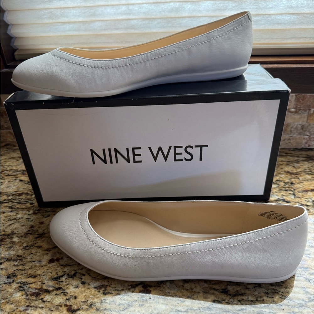 Nine West White Flats New Size 9